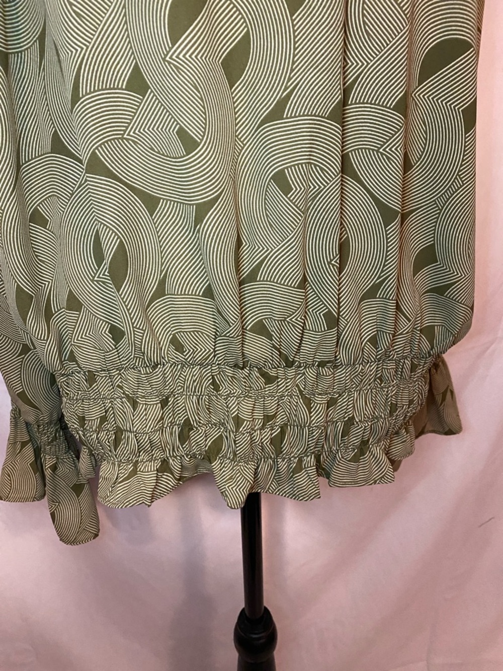Worthington Olive Green Abstract-Print Long-Sleeve Smocked Blouse - Picture 4 of 12